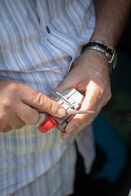 Dyno Locksmith Cutting A Key In Dublin
